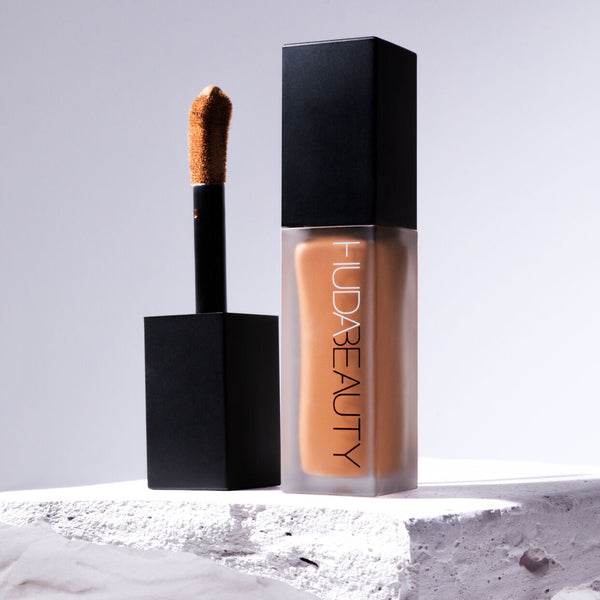 Huda Beauty Faux Filter Liquid Concealer